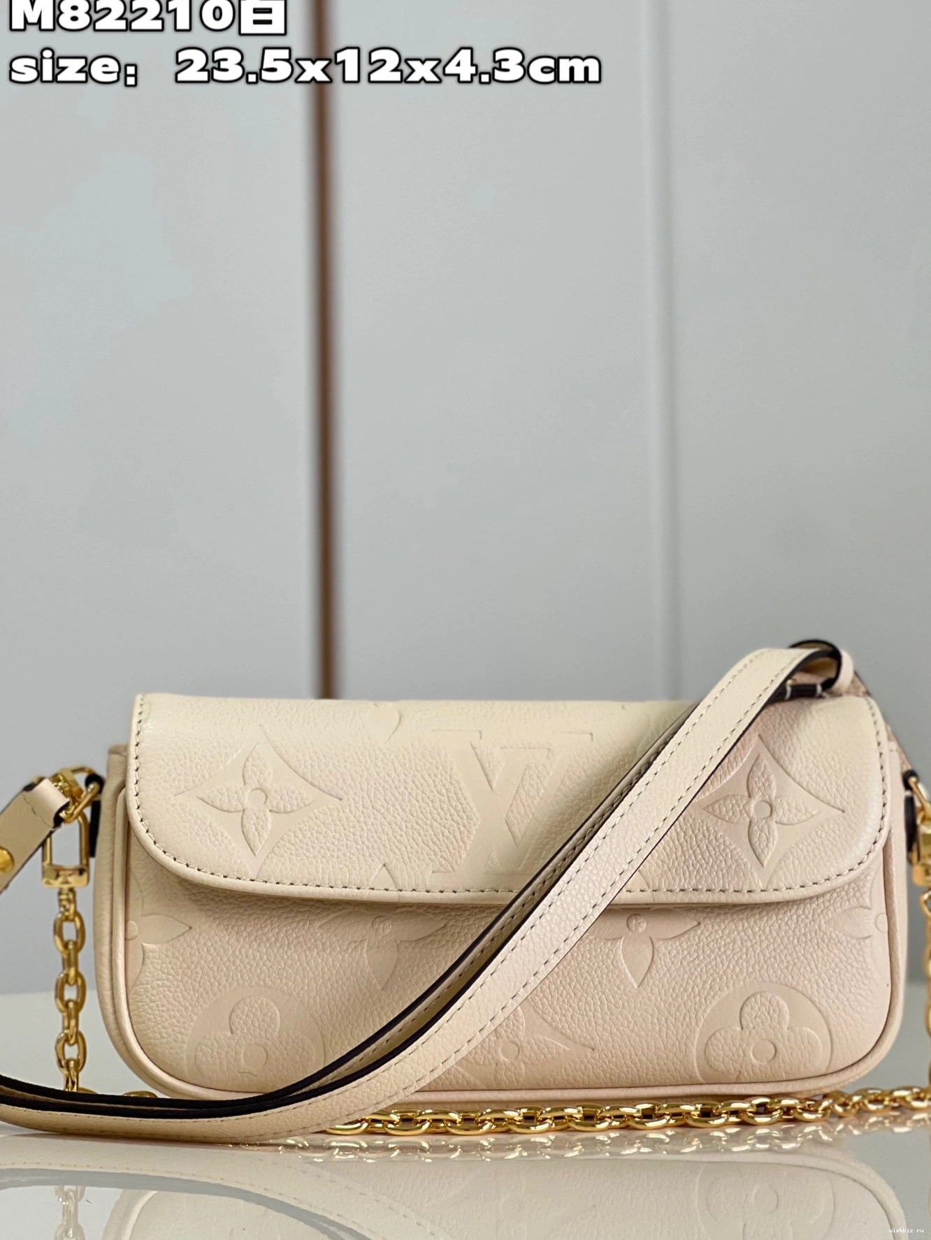 WIS LOUIS on Chain Wallet Ivy VUITTON 0909
